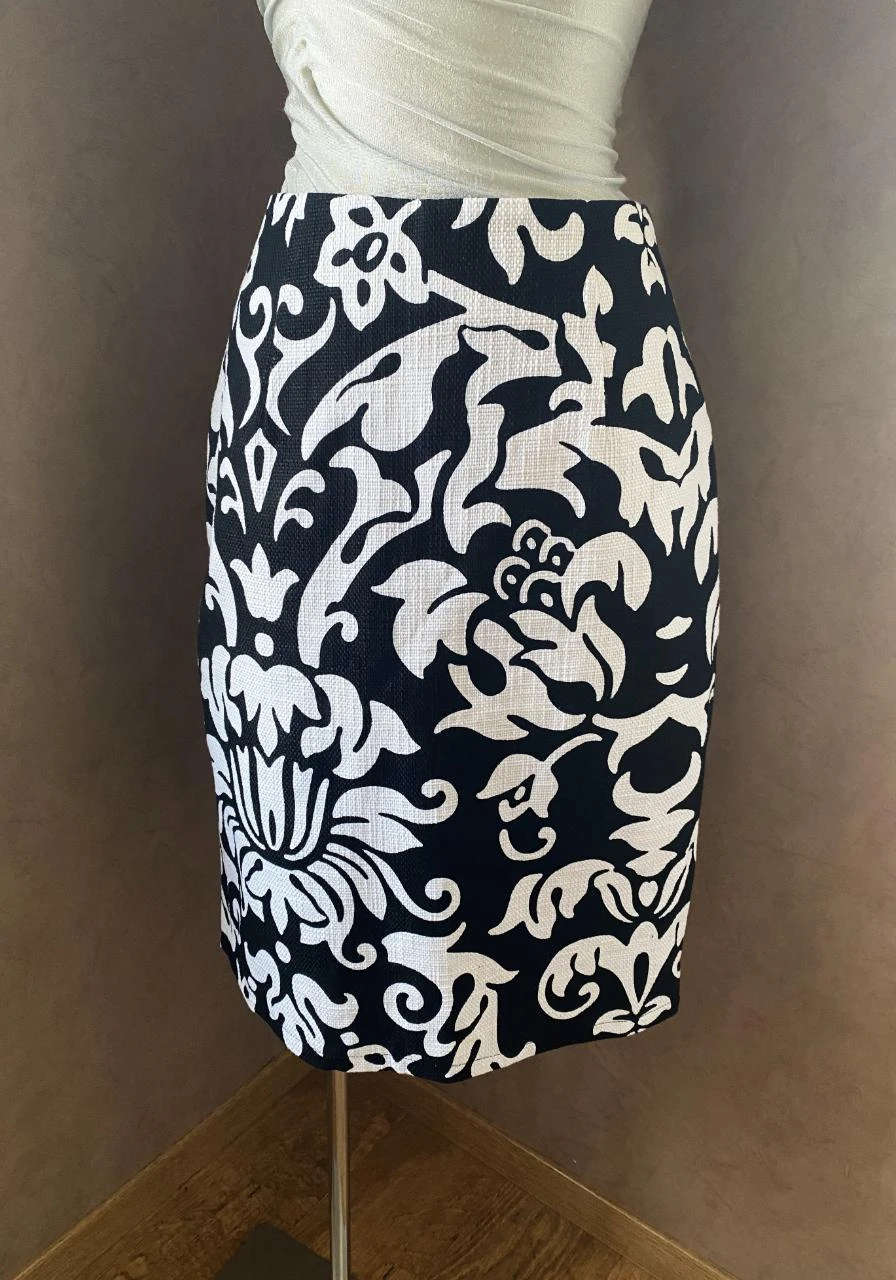 Jupe droite Morgan T40 noire & blanche à imprimé floral – élégante et chic